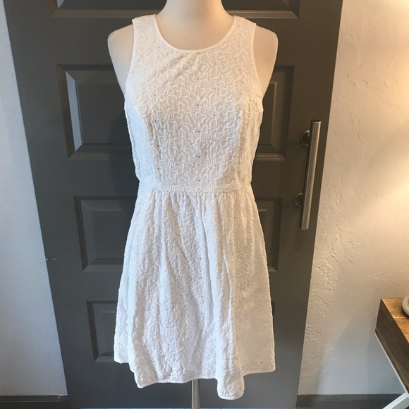 crown & ivy Dresses & Skirts - Crown & Ivy Lace Dress